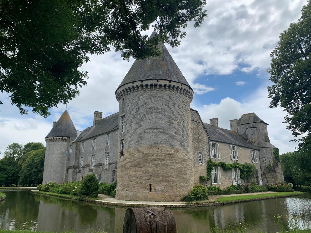 Gite "Au P'Tit Tourois" De Plain-Pied Tout Confort Avec Veranda Proche D'Omaha Beach Et De Bayeux Accueillant Les Animaux Buitenkant foto