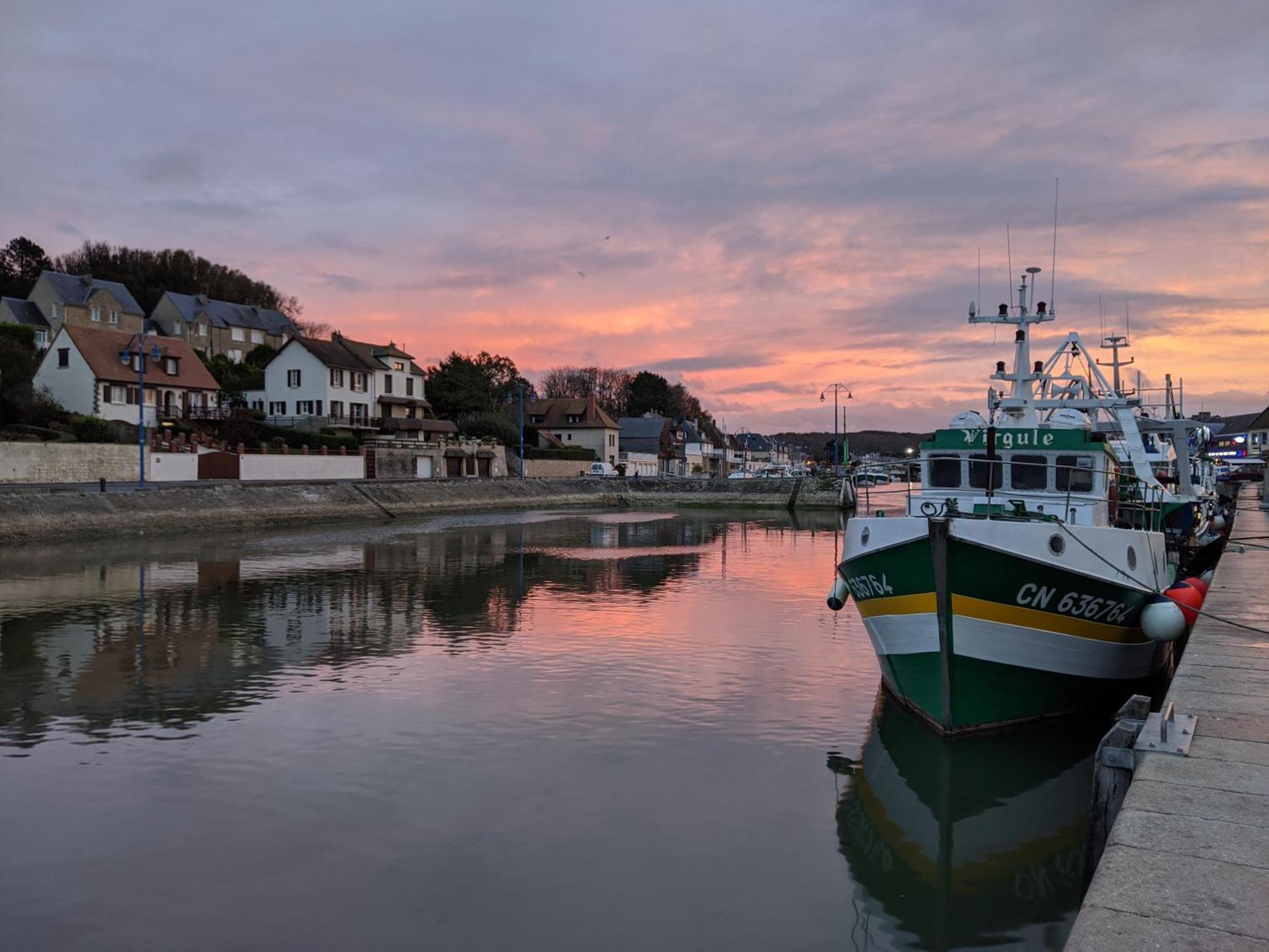 Gite "Au P'Tit Tourois" De Plain-Pied Tout Confort Avec Veranda Proche D'Omaha Beach Et De Bayeux Accueillant Les Animaux Buitenkant foto